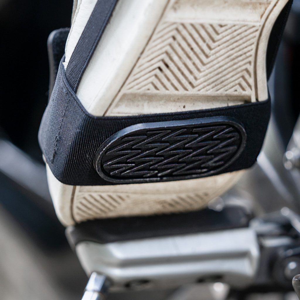 Protector de Calzado para Moto · Motor