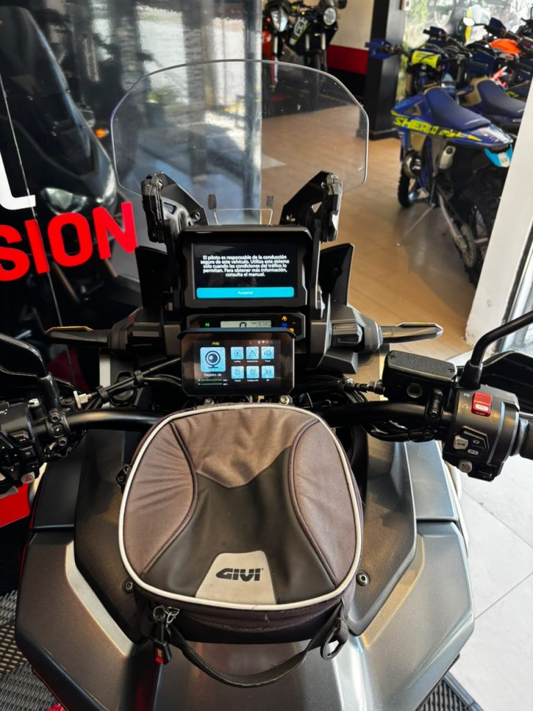 CRF1100L Africa Twin Adventure Sports DCT · Trasera