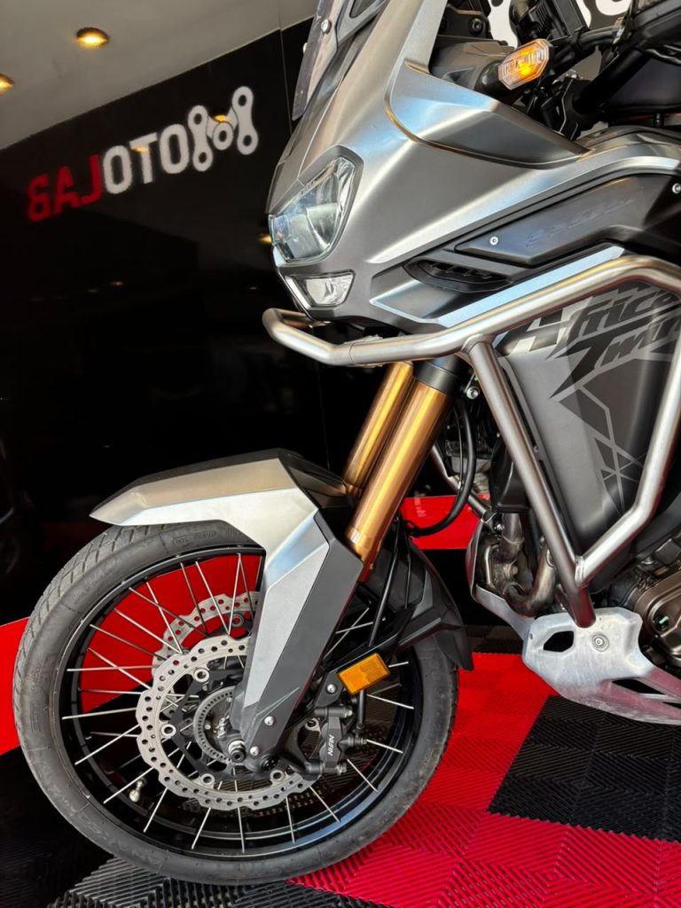 CRF1100L Africa Twin Adventure Sports DCT · Trasera