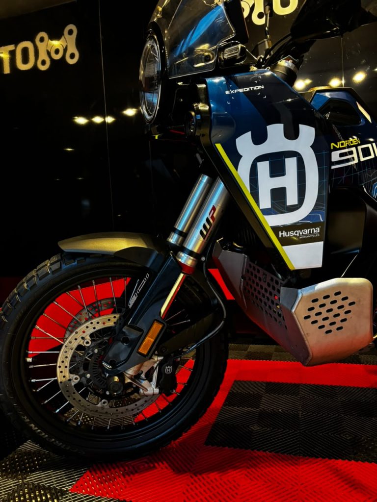 Norden 901 Expedition · Trasera