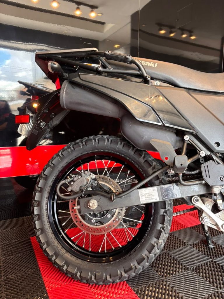 KLR 650 Traveler · Trasera