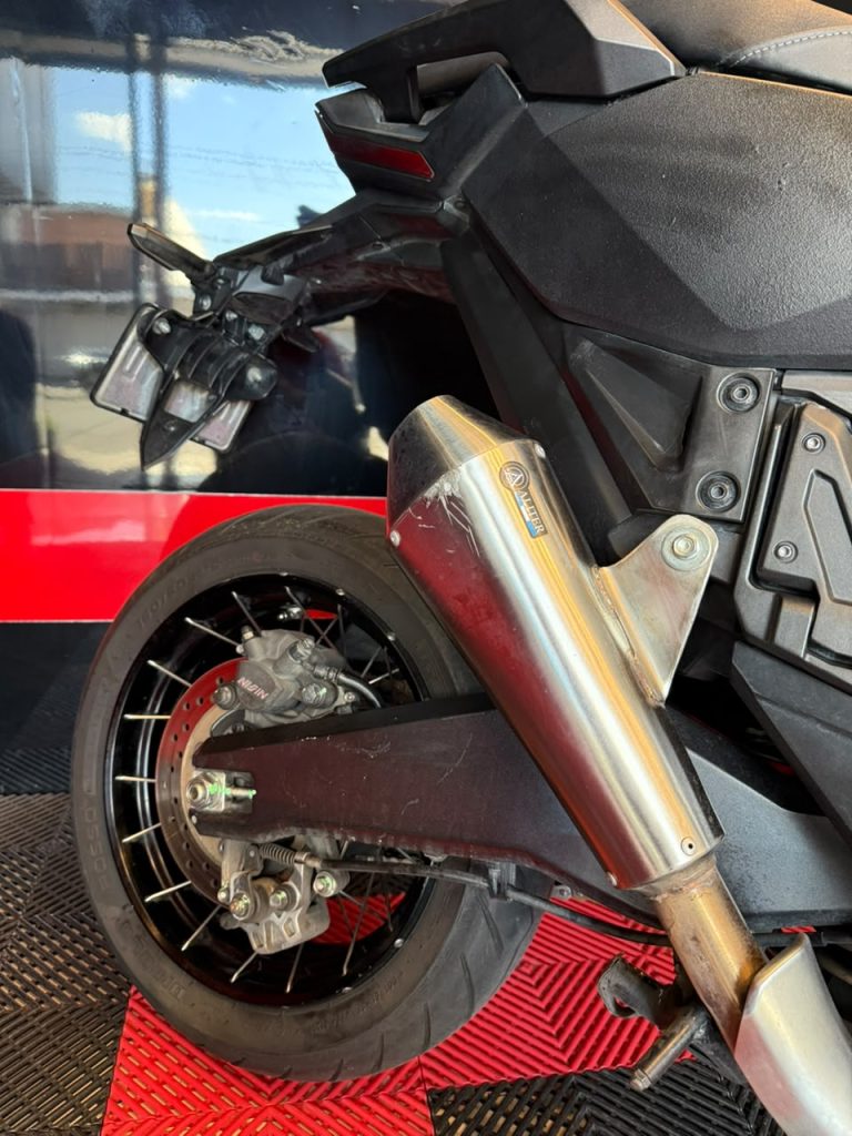 X-ADV 750 · Trasera