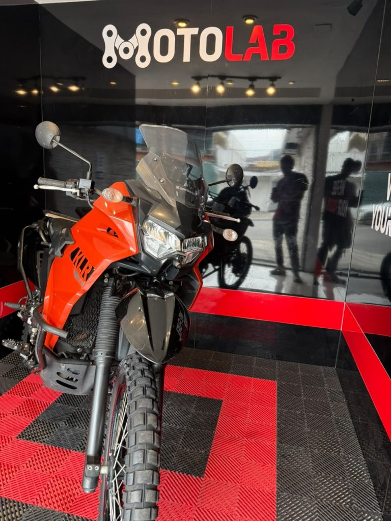 KLR 650 · Frontal