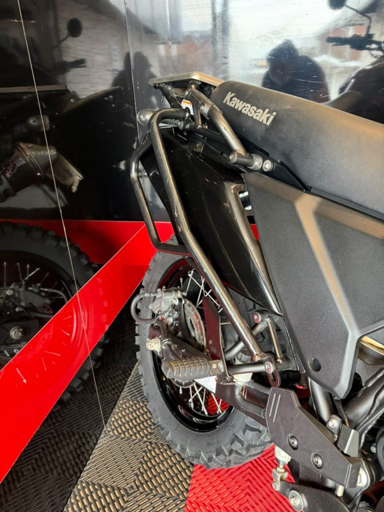 KLR 650 · Lateral