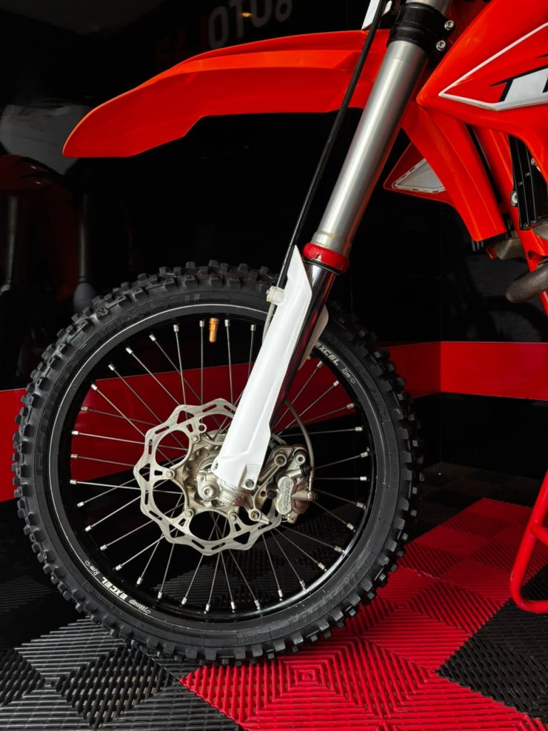 350 SX-F · Opuesta