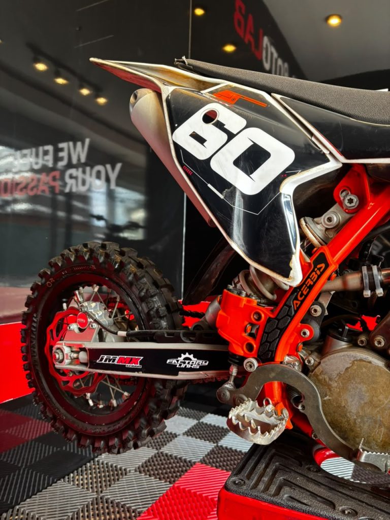 50 SX · Lateral