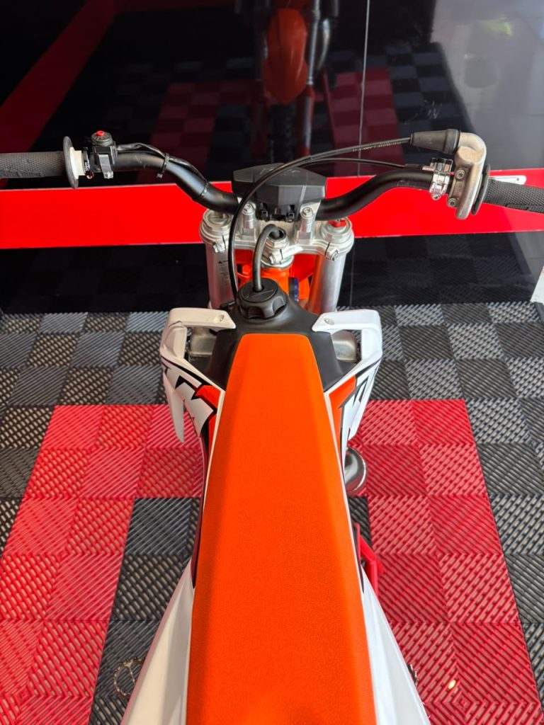 50 SX · Opuesta