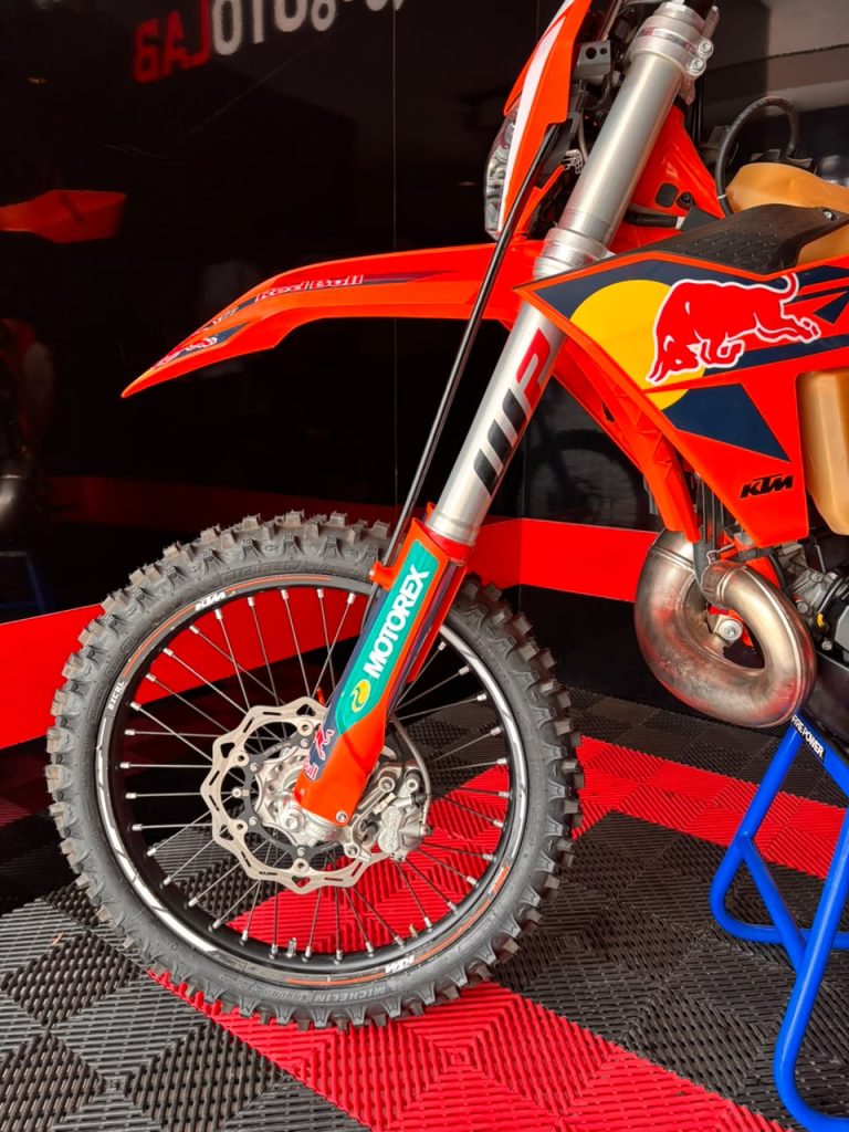 300 EXC Champion Edition · Trasera