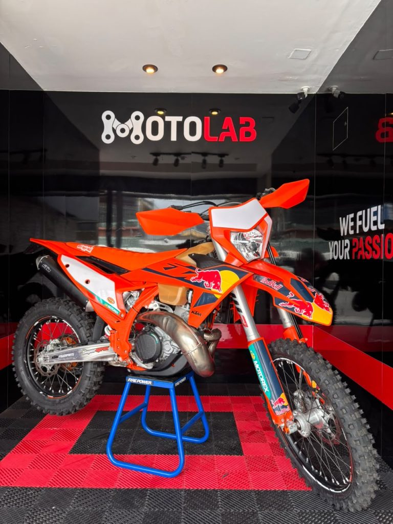 300 EXC Champion Edition