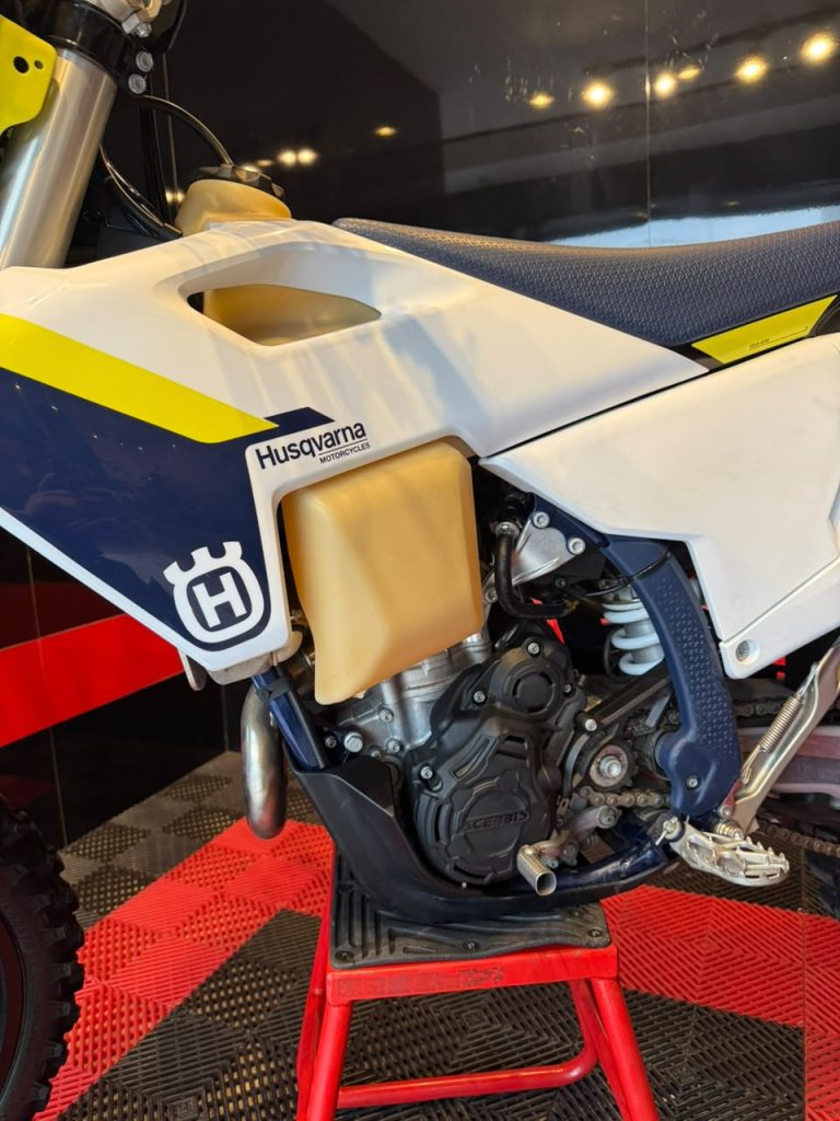 FE 250 · Trasera