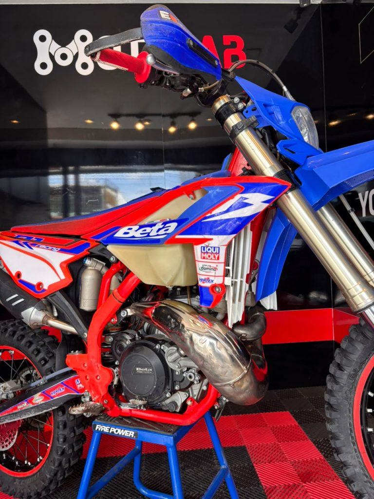 RR 300 Racing · Frontal