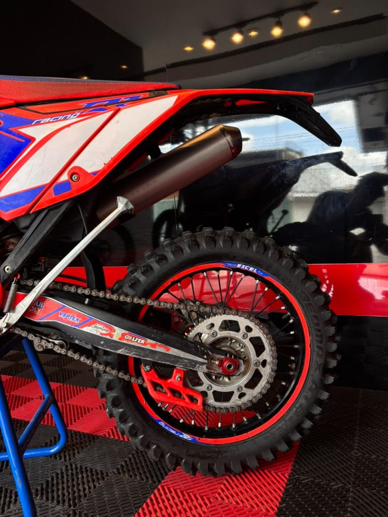 RR 300 Racing · Motor