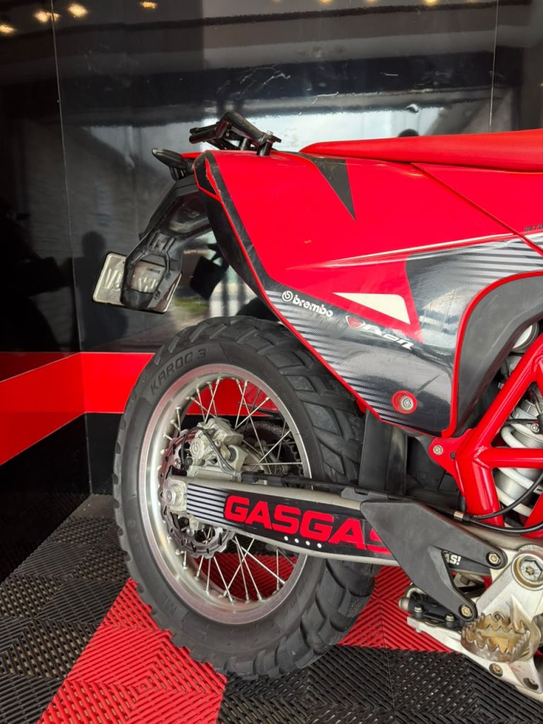 ES 700 · Motor
