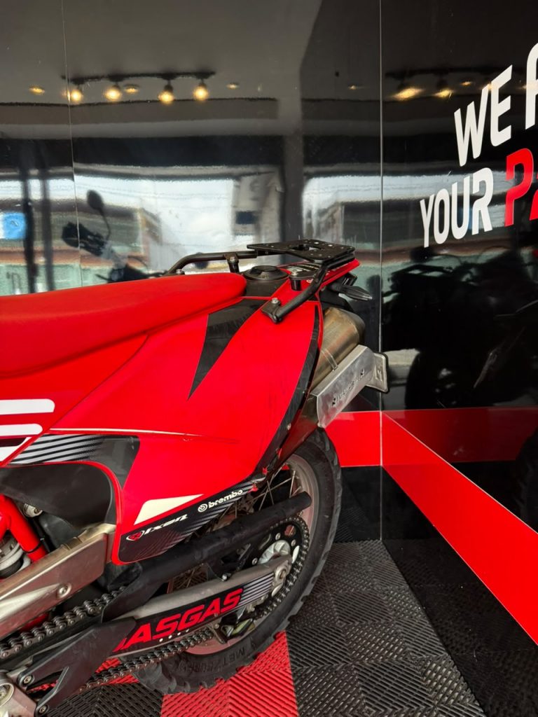 ES 700 · Frontal
