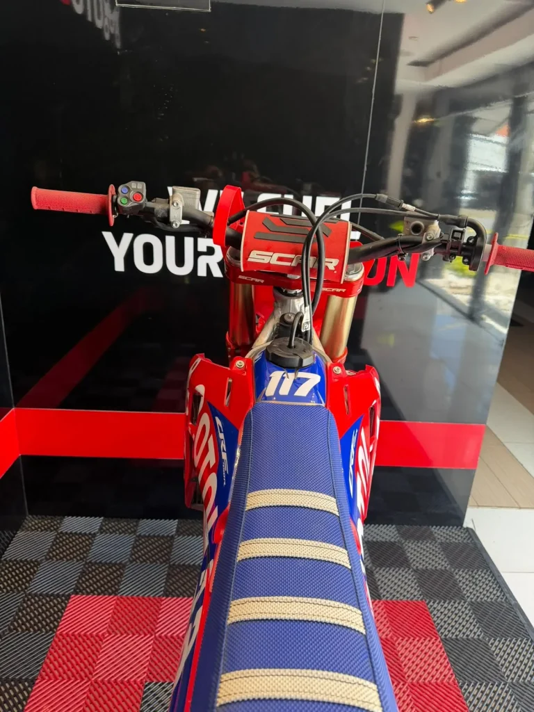 CRF450R · Motor